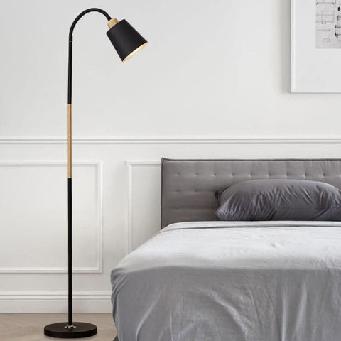 Minimalist Floor Lamp with Curved Neck and E27 Socket