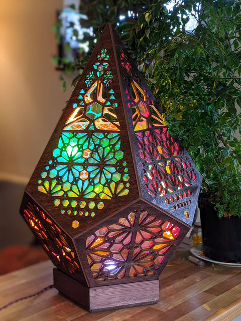 Stained Glass-Style LED Table Lamp with Mosaic Pattern