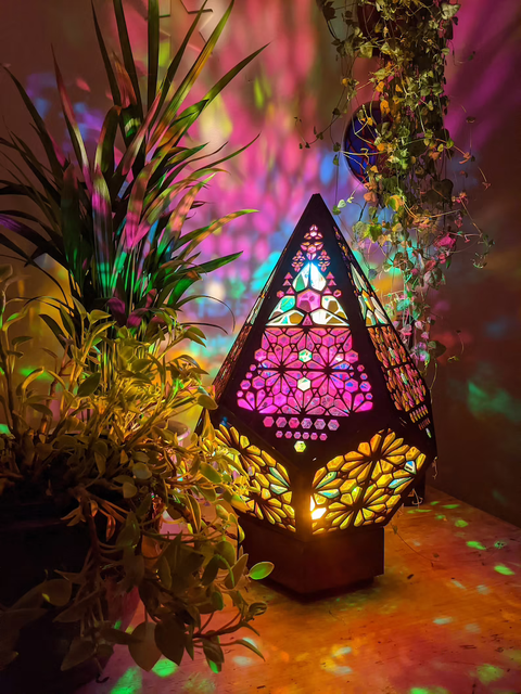 Stained Glass-Style LED Table Lamp with Mosaic Pattern
