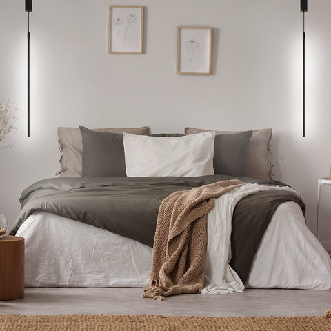 Minimalist Linear LED Pendant Light with Adjustable Suspension for Modern Interiors