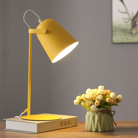 Scandinavian Style Metal Table Lamp with E27 Socket and Inline Cord Switch