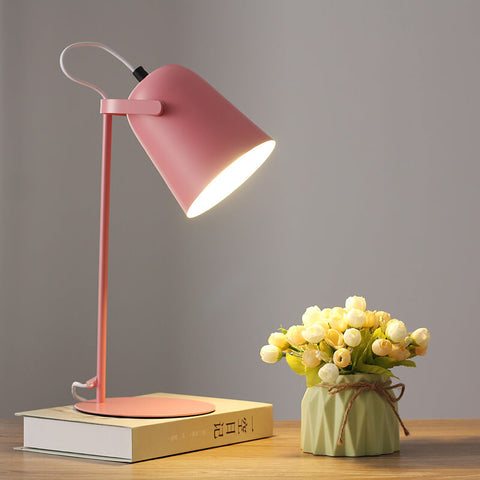 Scandinavian Style Metal Table Lamp with E27 Socket and Inline Cord Switch