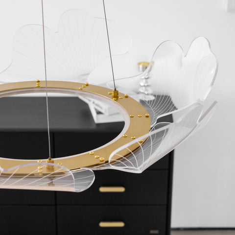 Sea Chandelier with Illuminated Leaf and Scallop Design