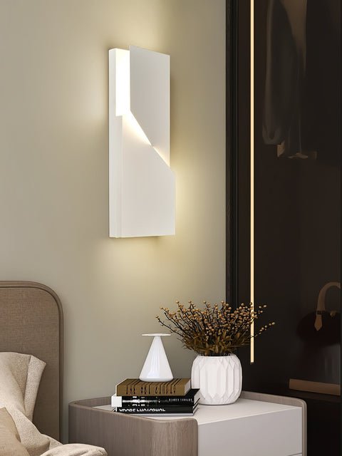 Wall Light with Geometric Aluminum Relief and Integrated LED