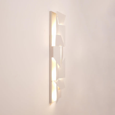 Wall Light with Geometric Aluminum Relief and Integrated LED
