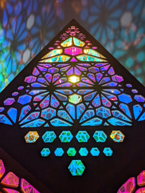 Stained Glass-Style LED Table Lamp with Mosaic Pattern